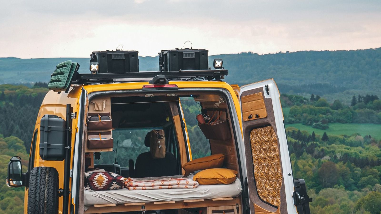 Ausgebauter Transporter zum Wildcamen in Europa