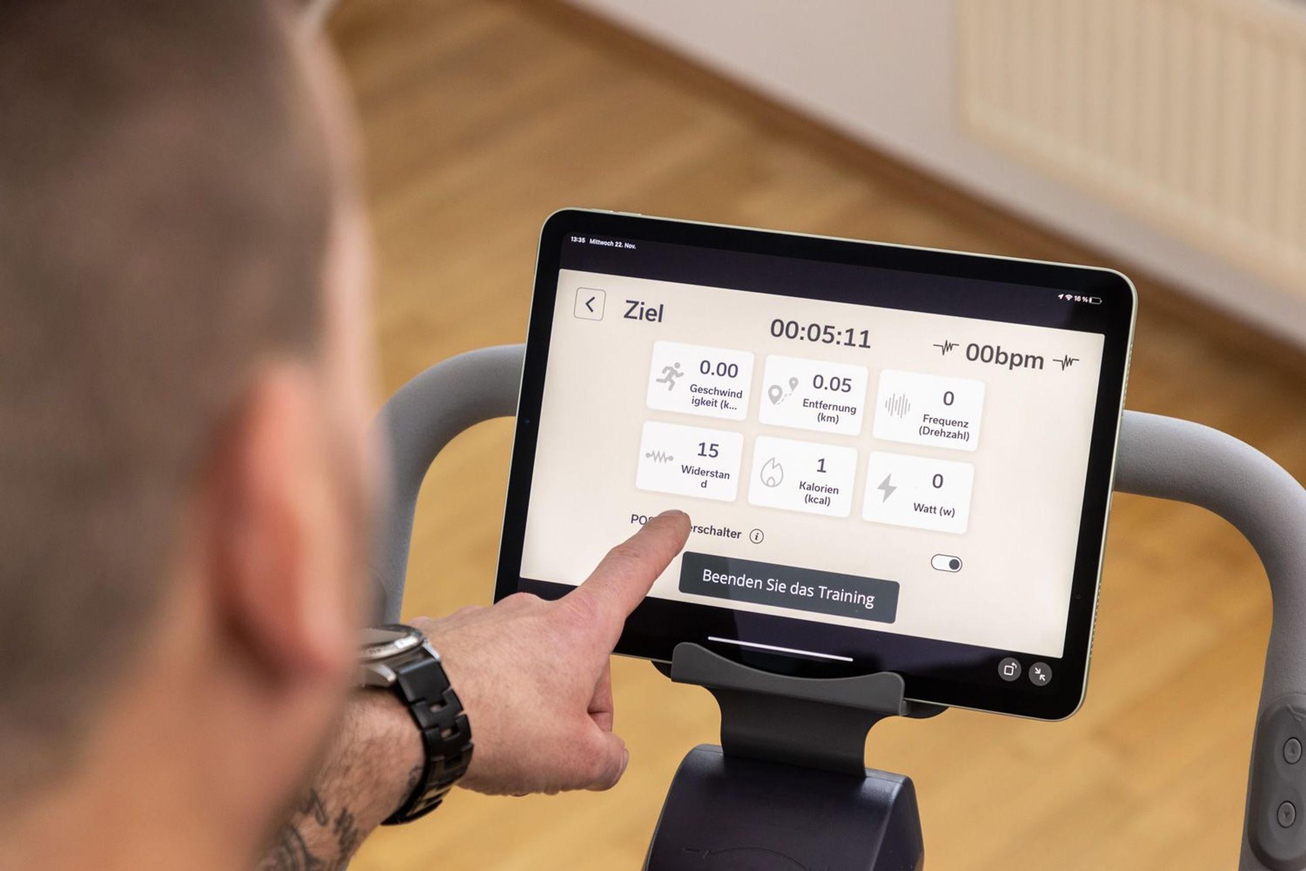 Trainingsdaten auf dem Tablet beim Skandika Ergometer Abisko